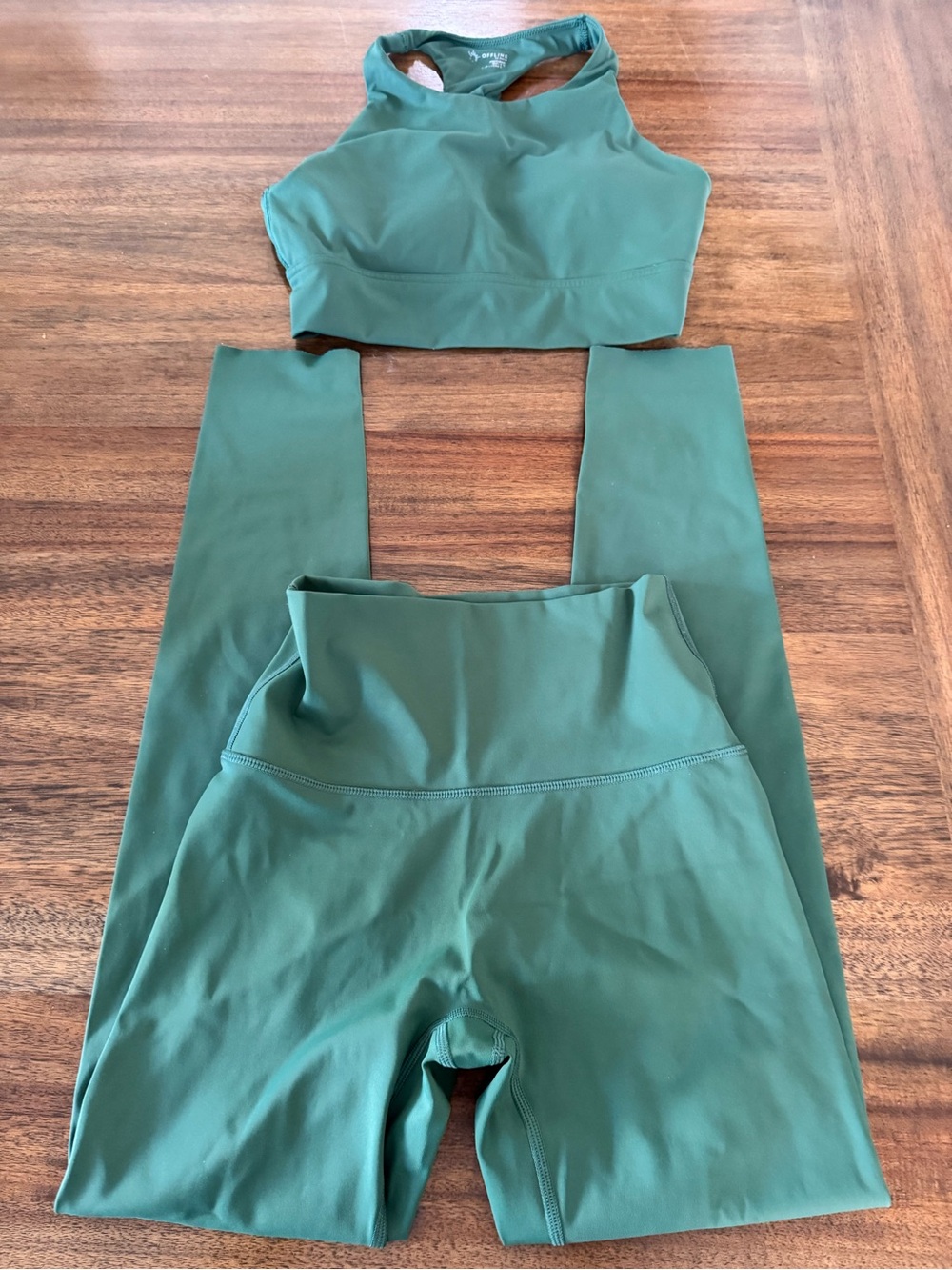 OFFLINE by Aerie Cropped Active Top in Forest Green & high waisted leggings set - Picture 4 of 12